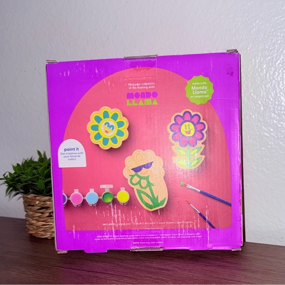 Mondo Llama Paint-Your-Own Wood Flowers Kit - Purple/ 4 BOX FOR 20$ - Picture 2 of 4